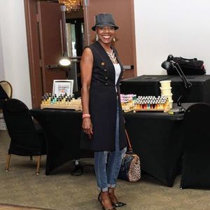 Meet your Posher, Phyllis